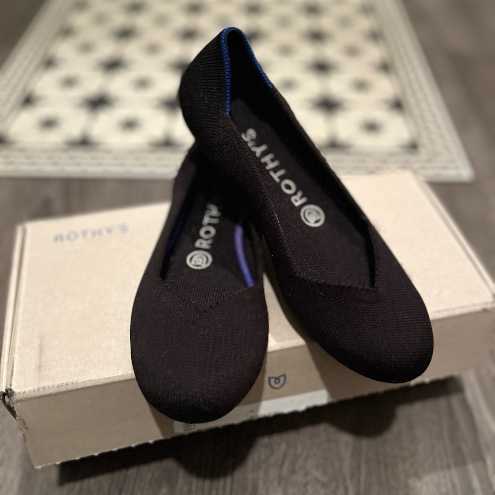 Rothys round toe flats 6.5